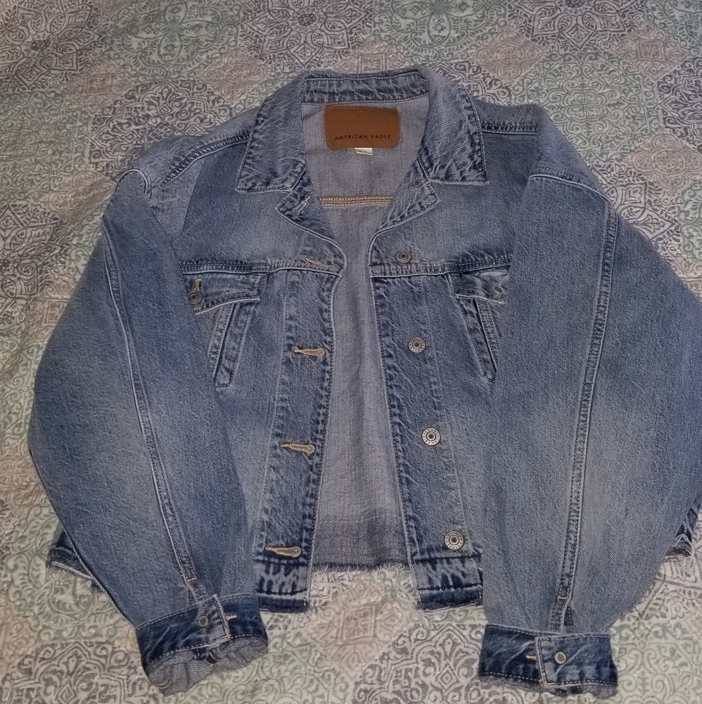 AE cropped denim jacket